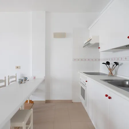 - Apart-piscina Naturales Apartament