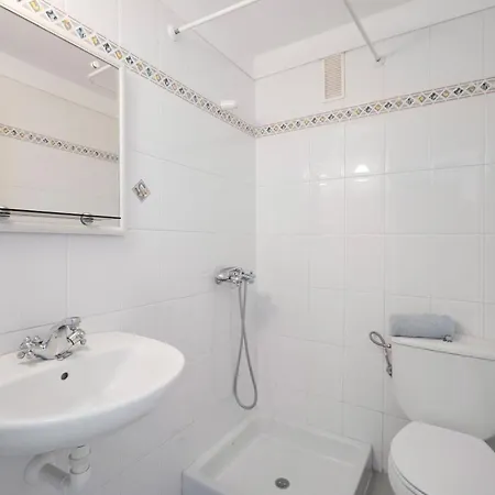 - Apart-piscina Naturales *